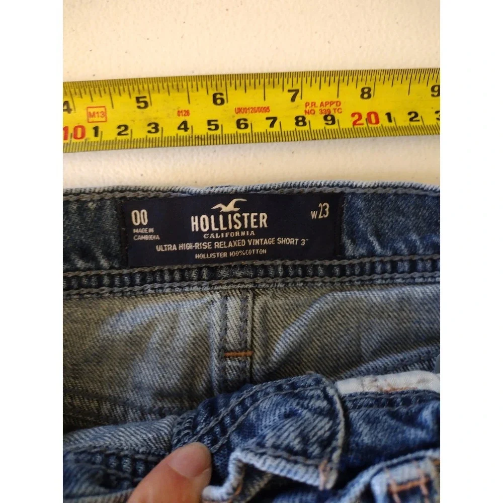 Hollister Ultra High Rise Relaxed Vintage Denim Shorts Size‎ 00 23 Waist